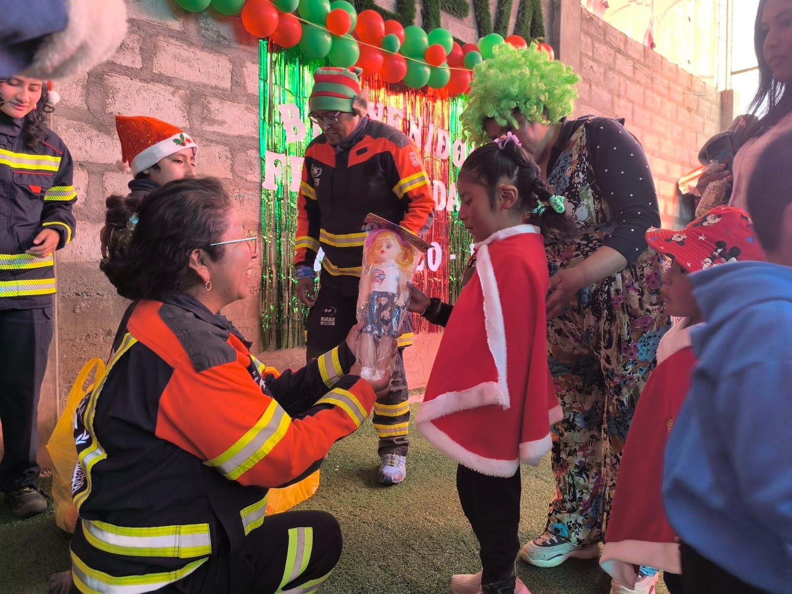 BUSF Perú lleva la magia de la Navidad al PRONOEI Módulo 1 en Juli